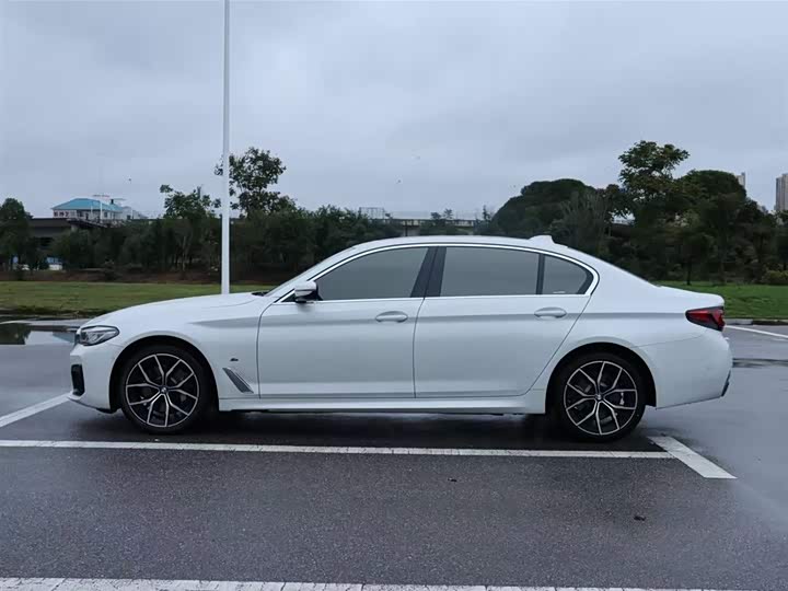 Фото 5 - BMW 5 Series