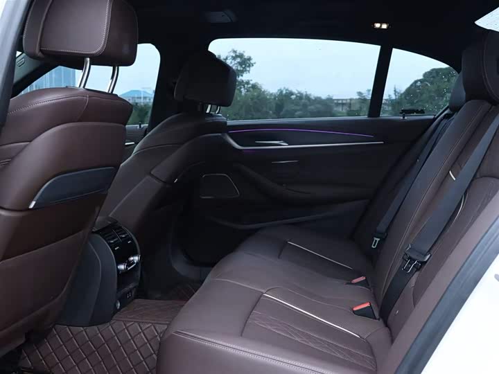 Фото 6 - BMW 5 Series