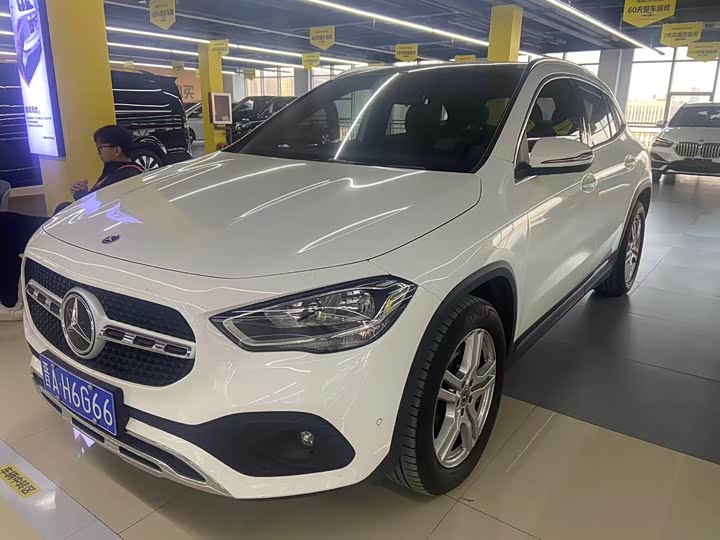 Фото 1 - Mercedes-Benz GLA-Class