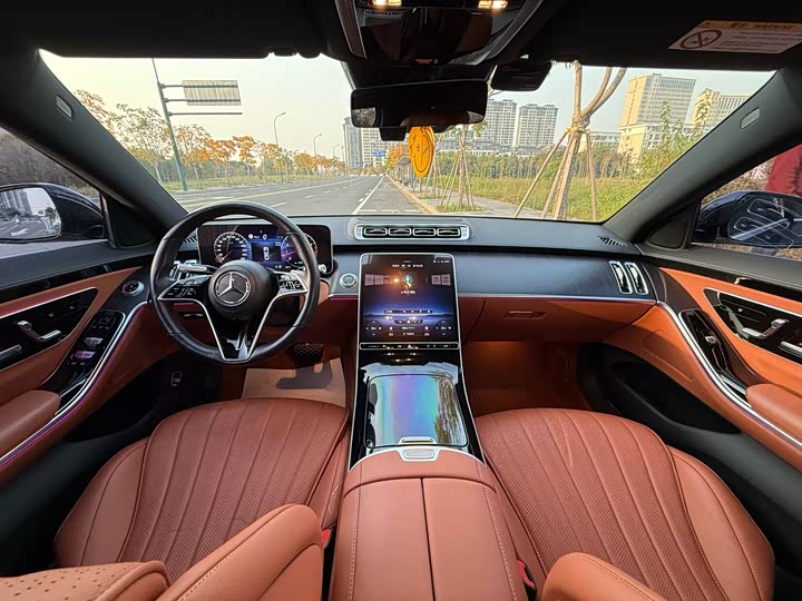 Фото 13 - Mercedes-Benz S-Class