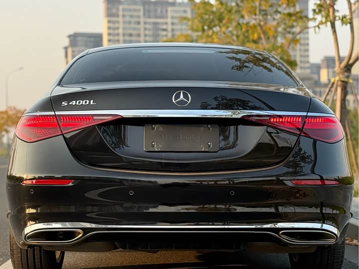 Фото 16 - Mercedes-Benz S-Class