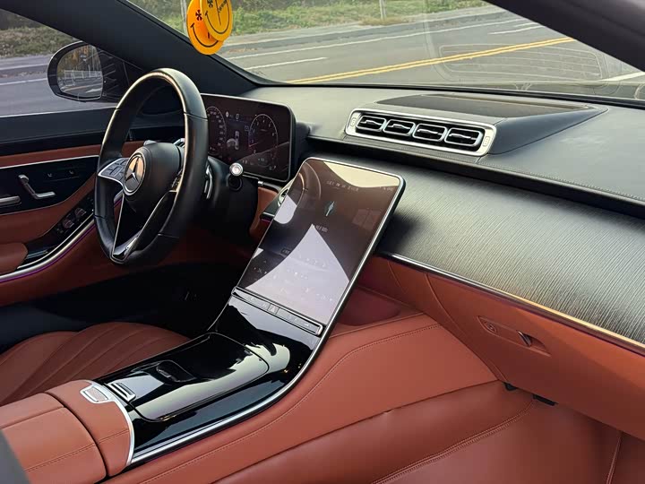 Фото 7 - Mercedes-Benz S-Class