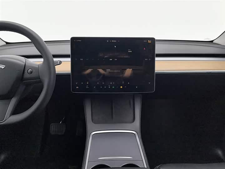 Фото 12 - Tesla Model Y