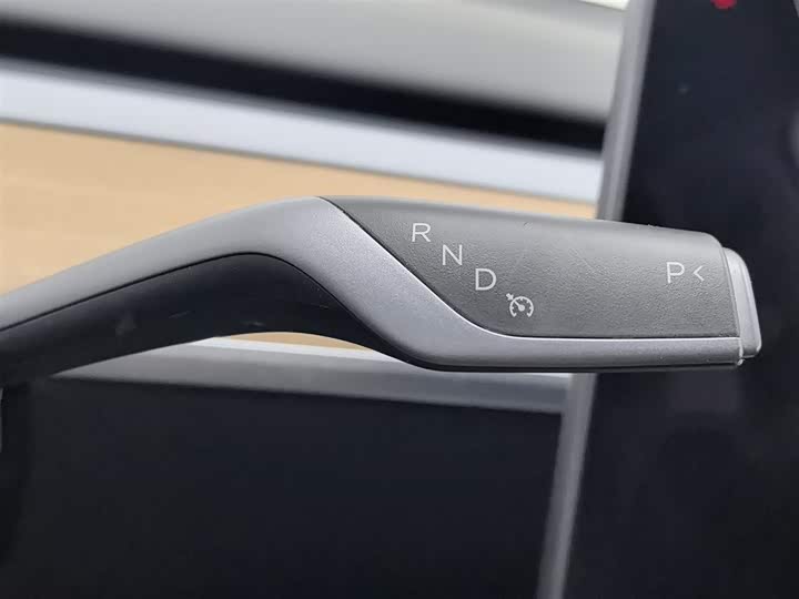 Фото 13 - Tesla Model Y