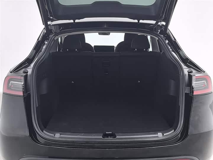 Фото 16 - Tesla Model Y