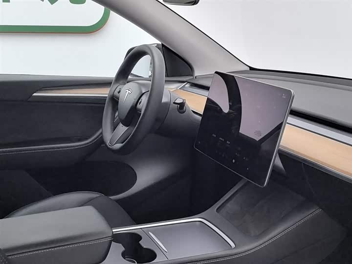 Фото 22 - Tesla Model Y