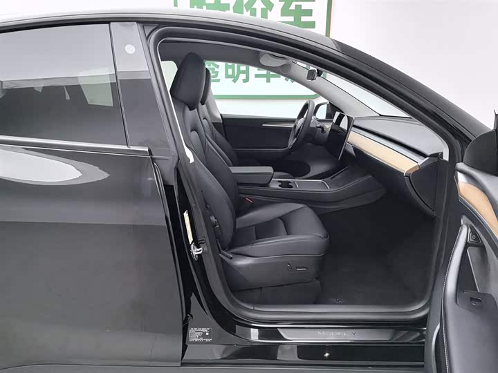 Фото 23 - Tesla Model Y