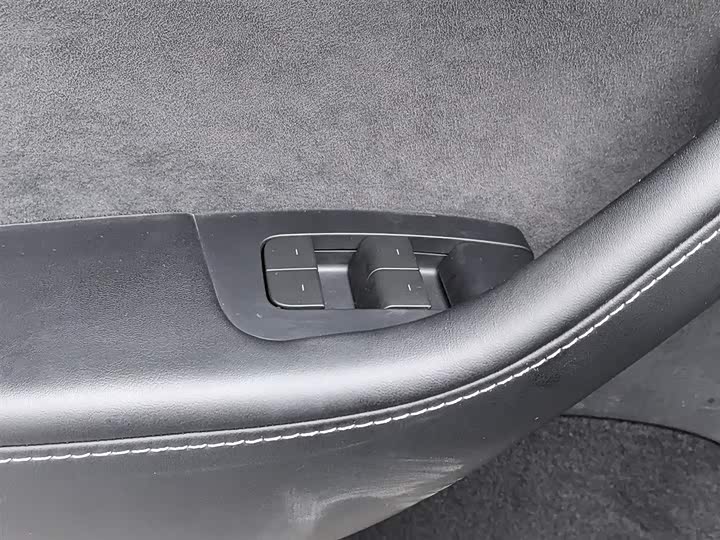 Фото 9 - Tesla Model Y