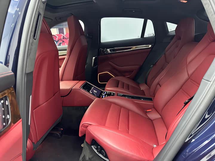 Фото 14 - Porsche Panamera