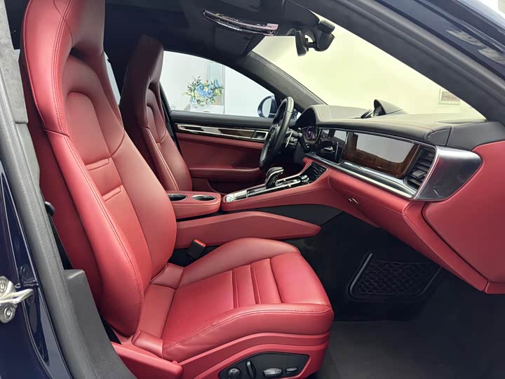 Фото 16 - Porsche Panamera