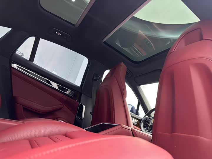 Фото 17 - Porsche Panamera