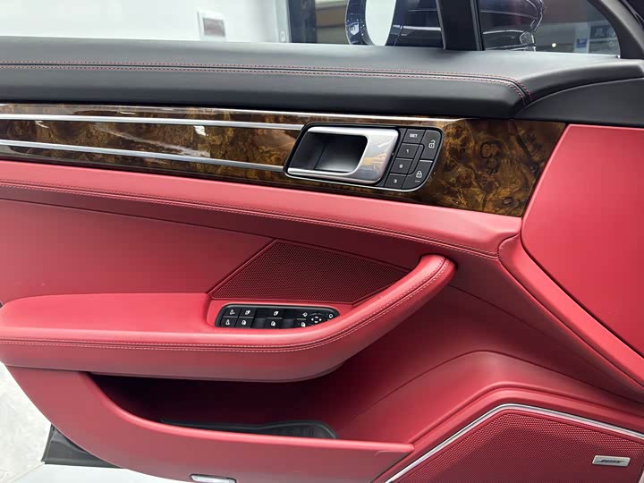 Фото 19 - Porsche Panamera