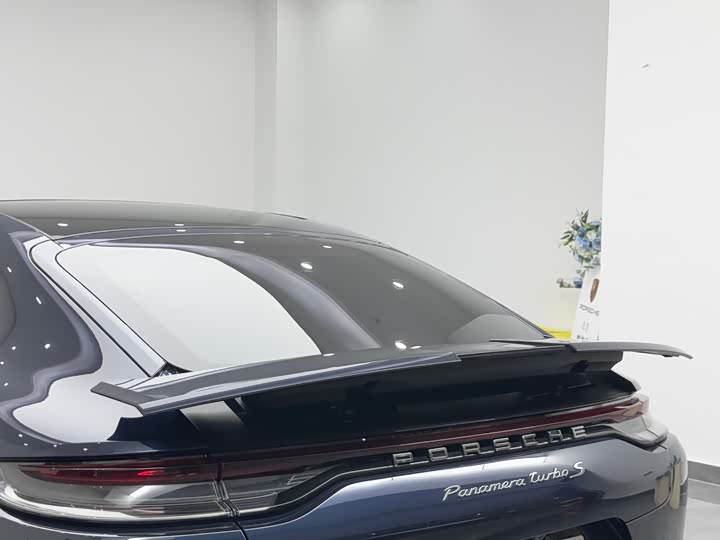 Фото 23 - Porsche Panamera