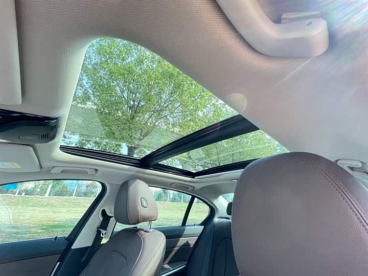 Фото 18 - BMW 3 Series