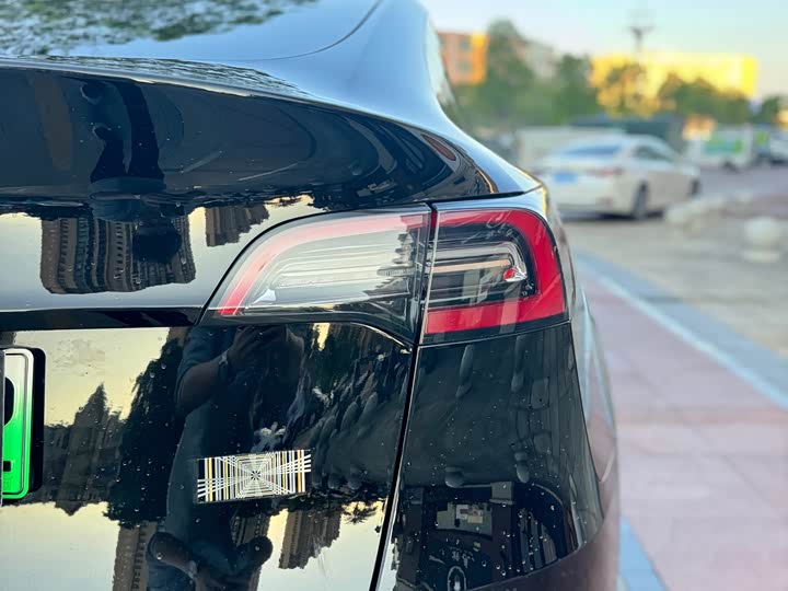 Фото 11 - Tesla Model Y