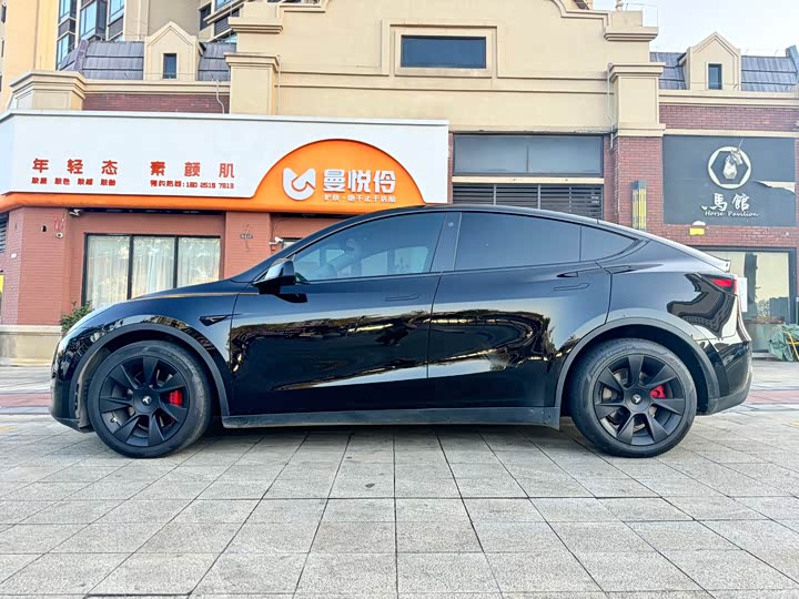 Фото 12 - Tesla Model Y