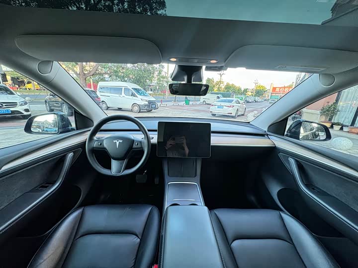 Фото 6 - Tesla Model Y