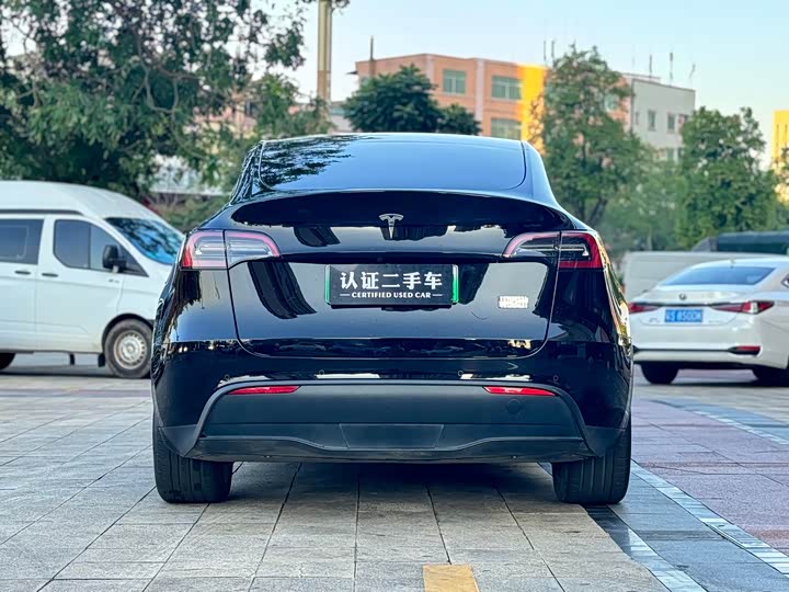 Фото 8 - Tesla Model Y