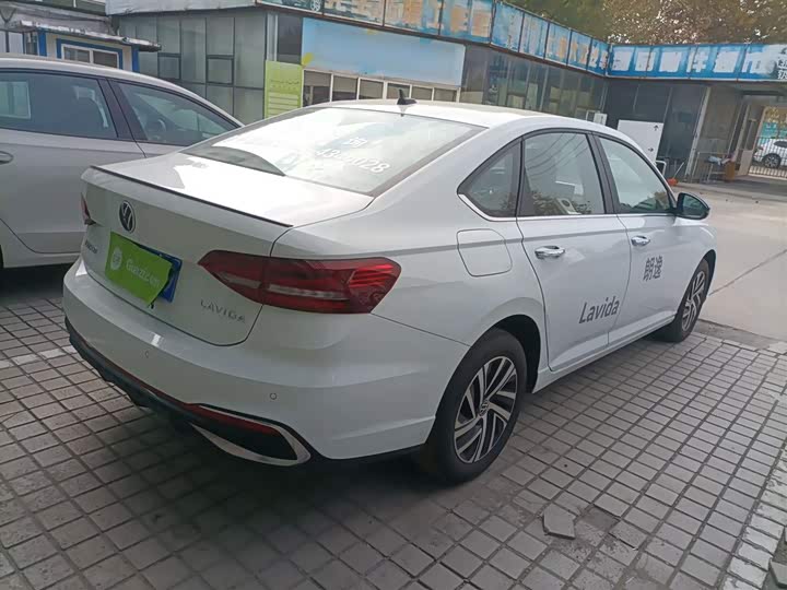 Фото 7 - Volkswagen Lavida