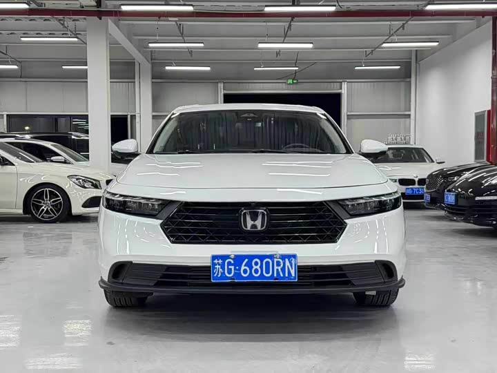 Фото 2 - Honda Accord