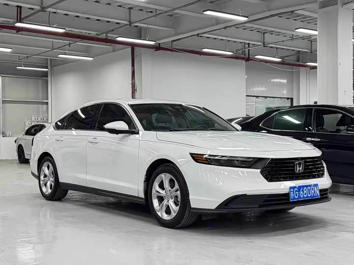 Фото 3 - Honda Accord