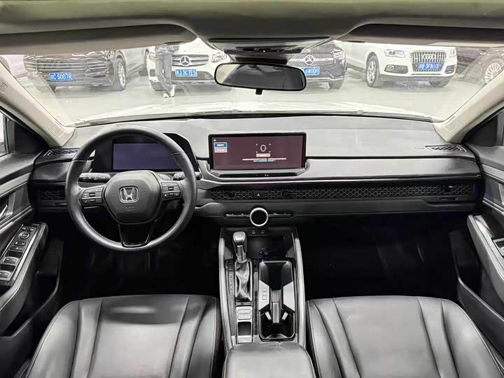 Фото 6 - Honda Accord