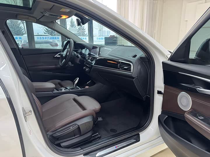 Фото 10 - BMW 1 Series