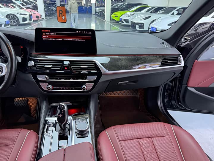 Фото 11 - BMW 5 Series