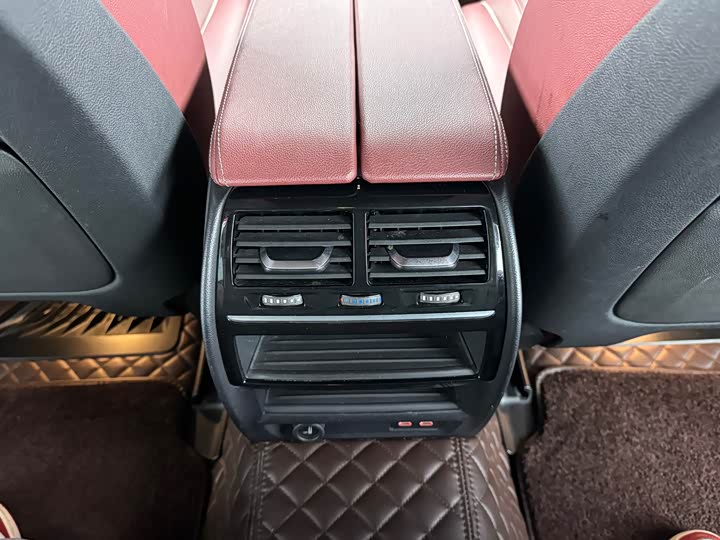 Фото 13 - BMW 5 Series