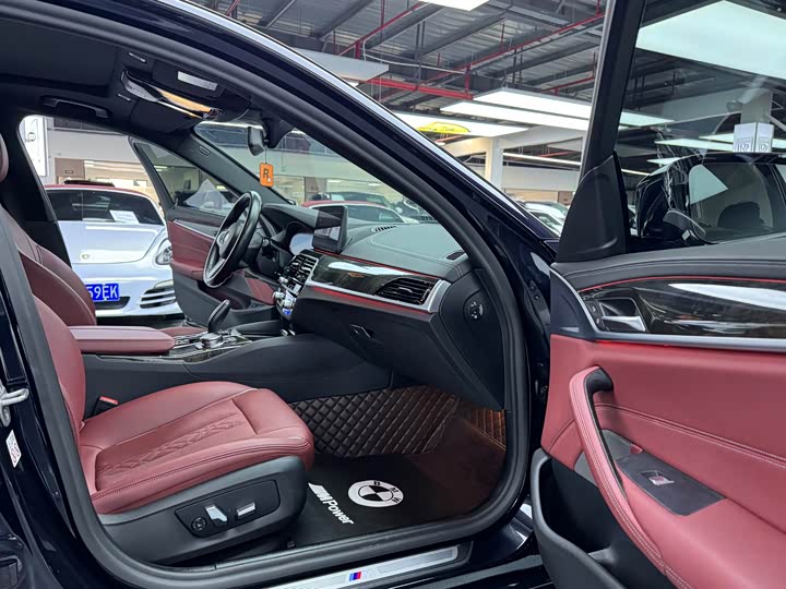 Фото 16 - BMW 5 Series