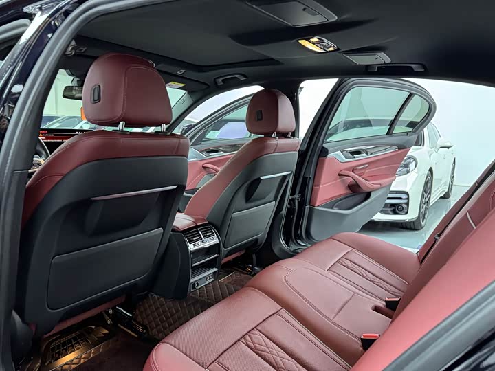 Фото 8 - BMW 5 Series