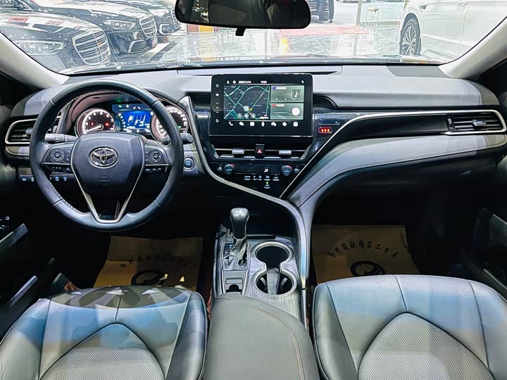 Фото 5 - Toyota Camry