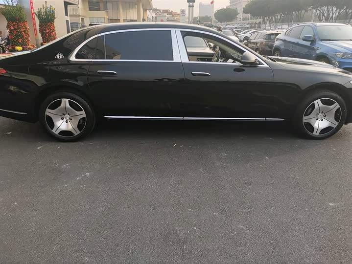 Фото 4 - Mercedes-Benz Maybach S-Class
