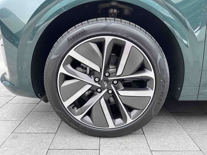 Фото 15 - LiXiang L6