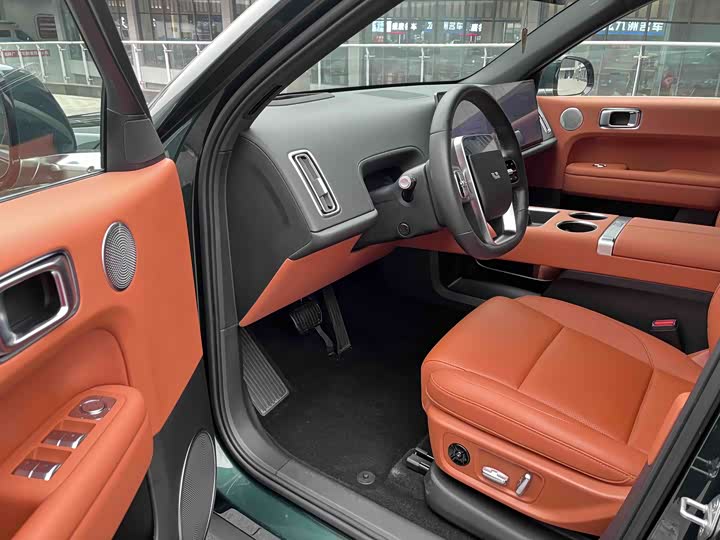 Фото 21 - LiXiang L6