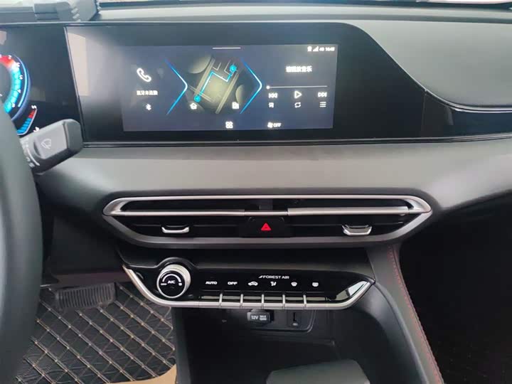 Фото 13 - Changan Eado Plus