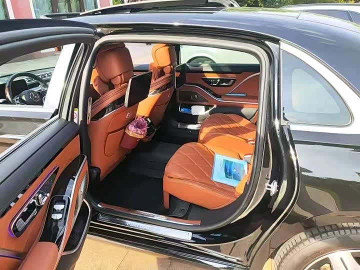 Фото 3 - Mercedes-Benz Maybach S-Class