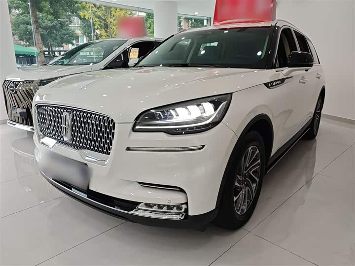 Фото 1 - Lincoln Aviator