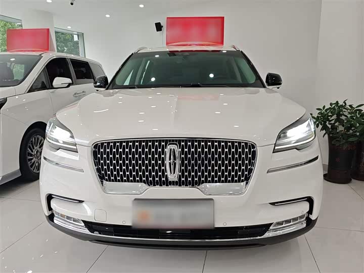 Фото 3 - Lincoln Aviator