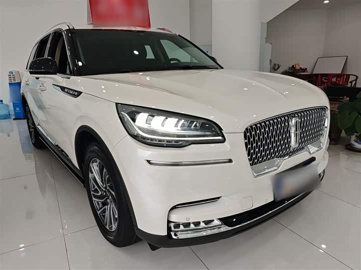 Фото 4 - Lincoln Aviator