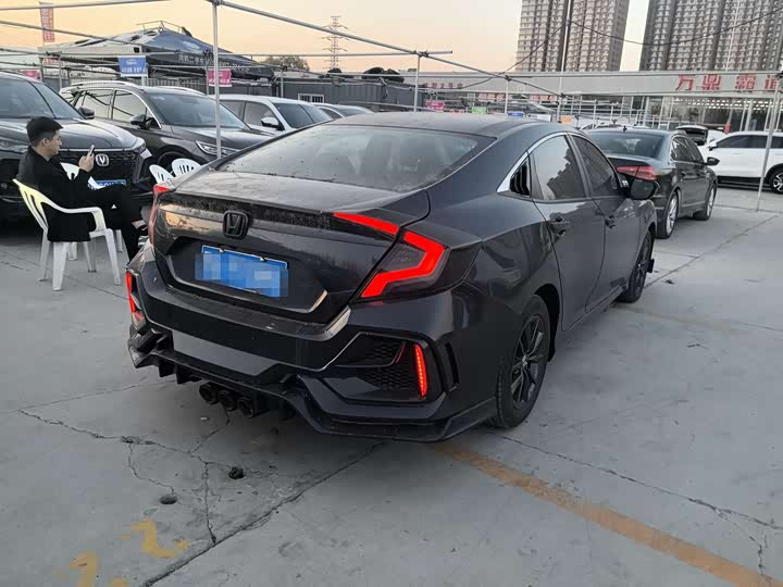 Фото 3 - Honda Civic