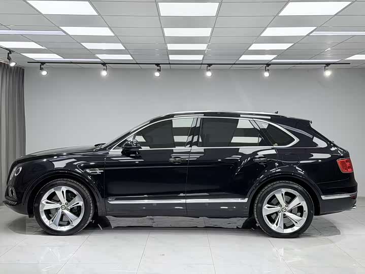 Фото 3 - Bentley Bentayga Hybrid