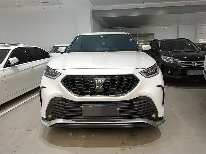 Фото 3 - Toyota Crown Kluger