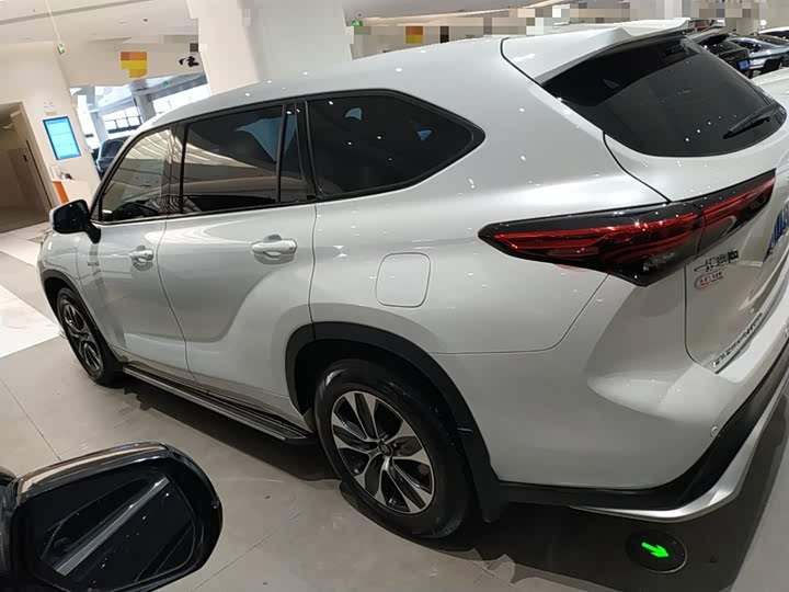 Фото 5 - Toyota Crown Kluger