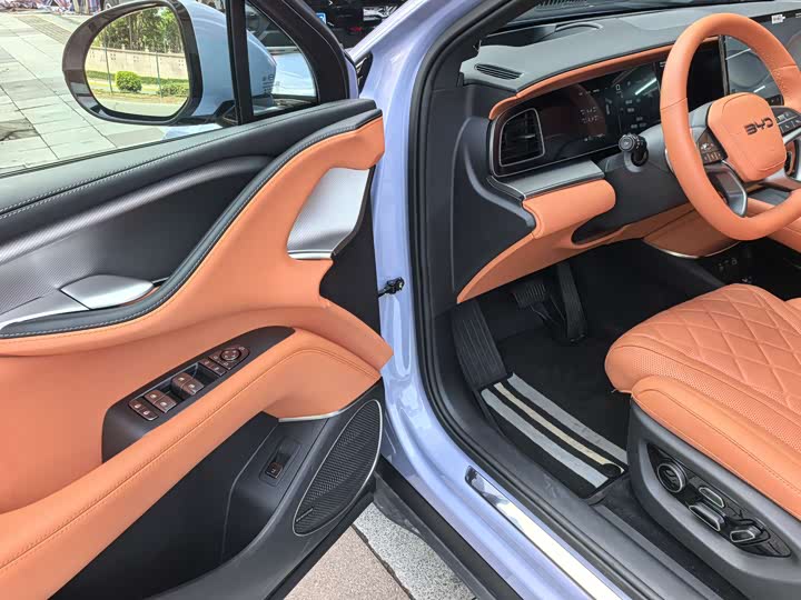 Фото 20 - BYD Sea Lion 07 EV