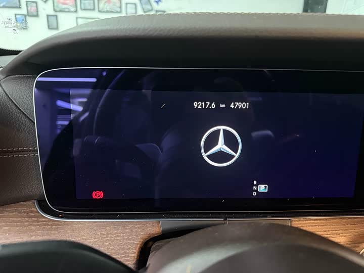 Фото 2 - Mercedes-Benz E-Class