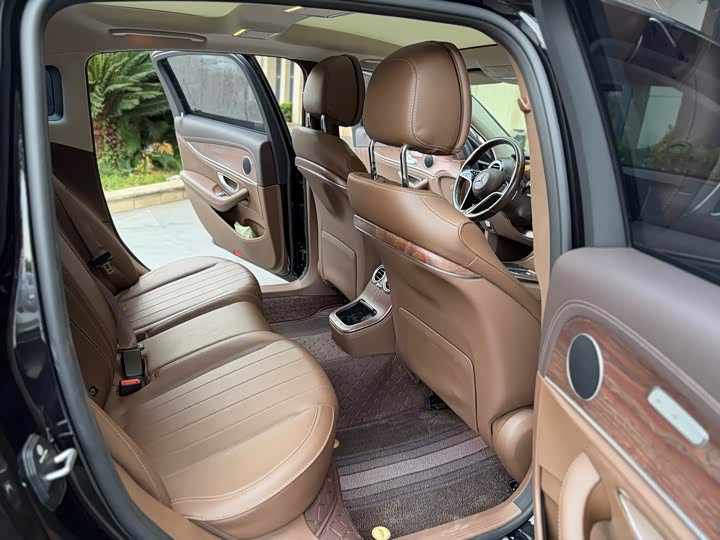 Фото 6 - Mercedes-Benz E-Class