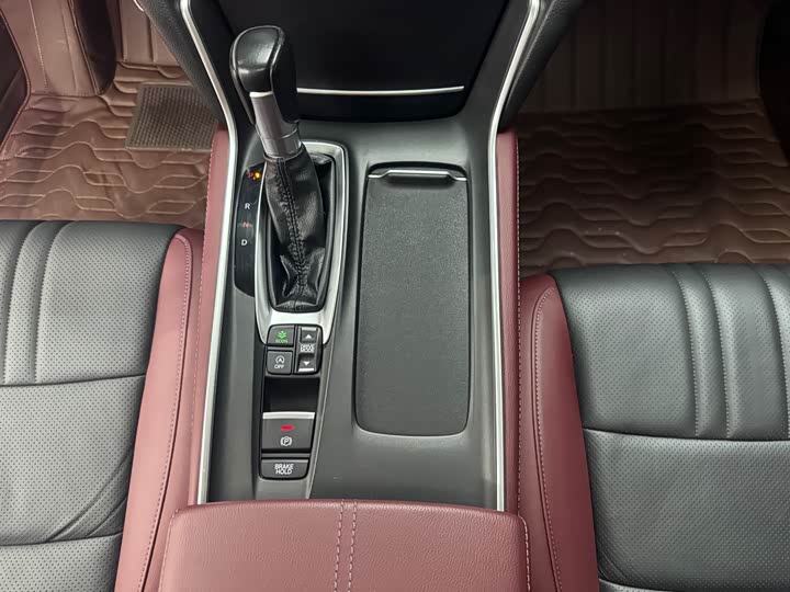 Фото 11 - Honda Inspire