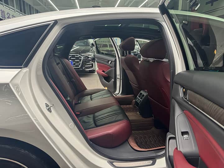 Фото 17 - Honda Inspire