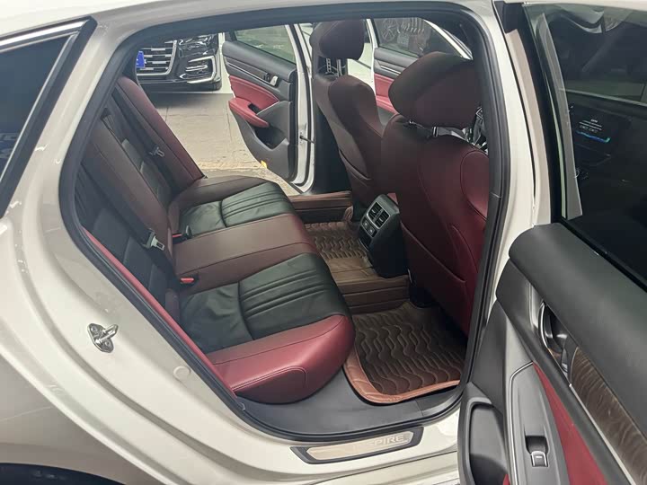 Фото 18 - Honda Inspire